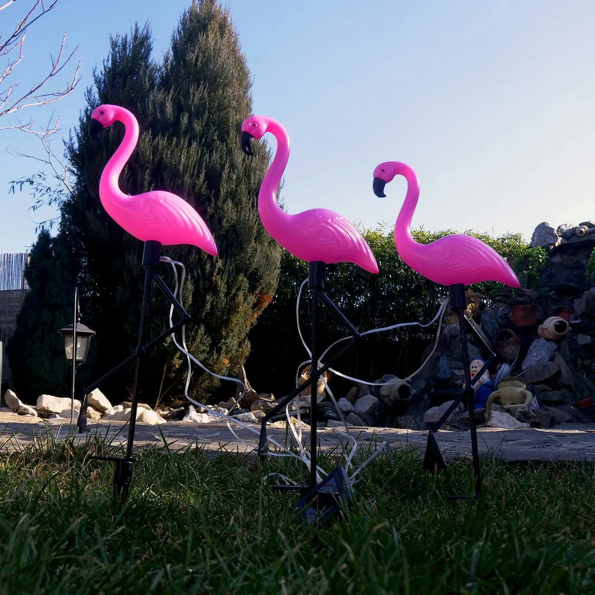 Set 3 x Figurine Flamingo Solare pentru Grădină cu LED-uri, Panou Solar și Senzor de Lumină, Rezistente la Intemperii
